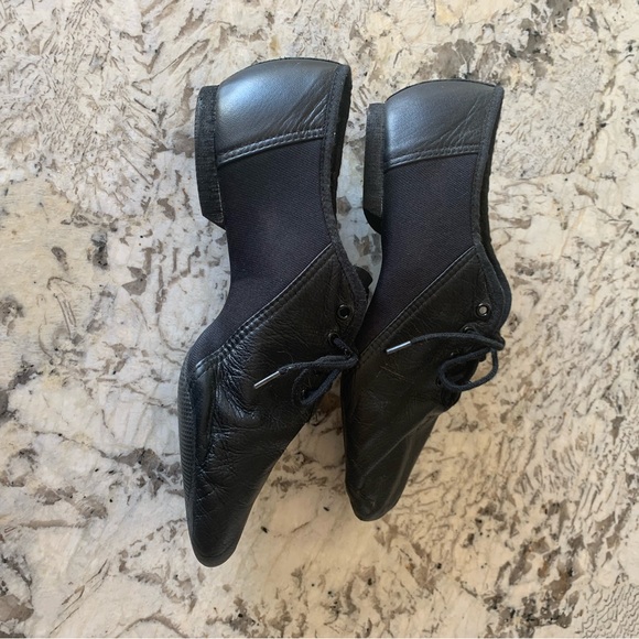 Bloch Shoes - Bloch ladies dance, Jazz shoes split sole, size 9